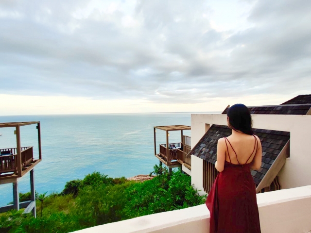 沖縄やんばる　ホテル　リゾート　女性